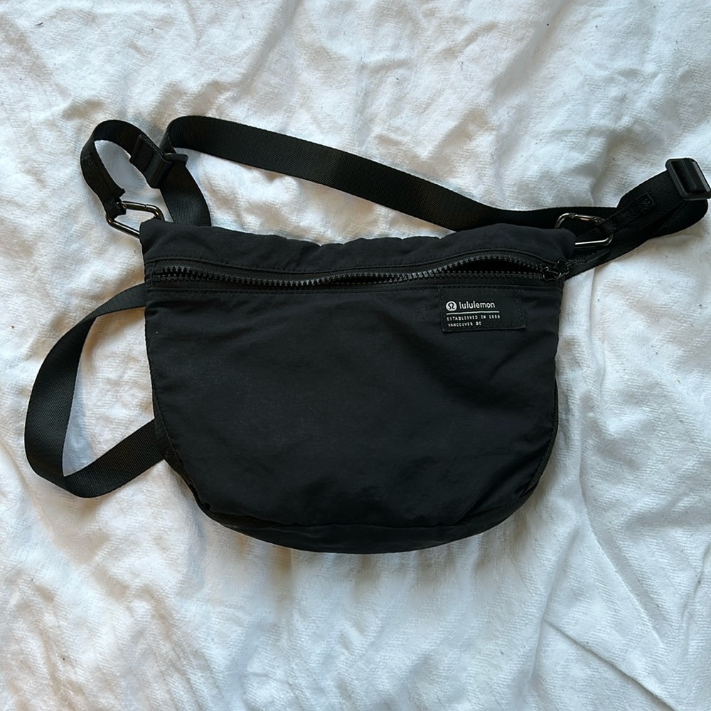 Lululemon purse